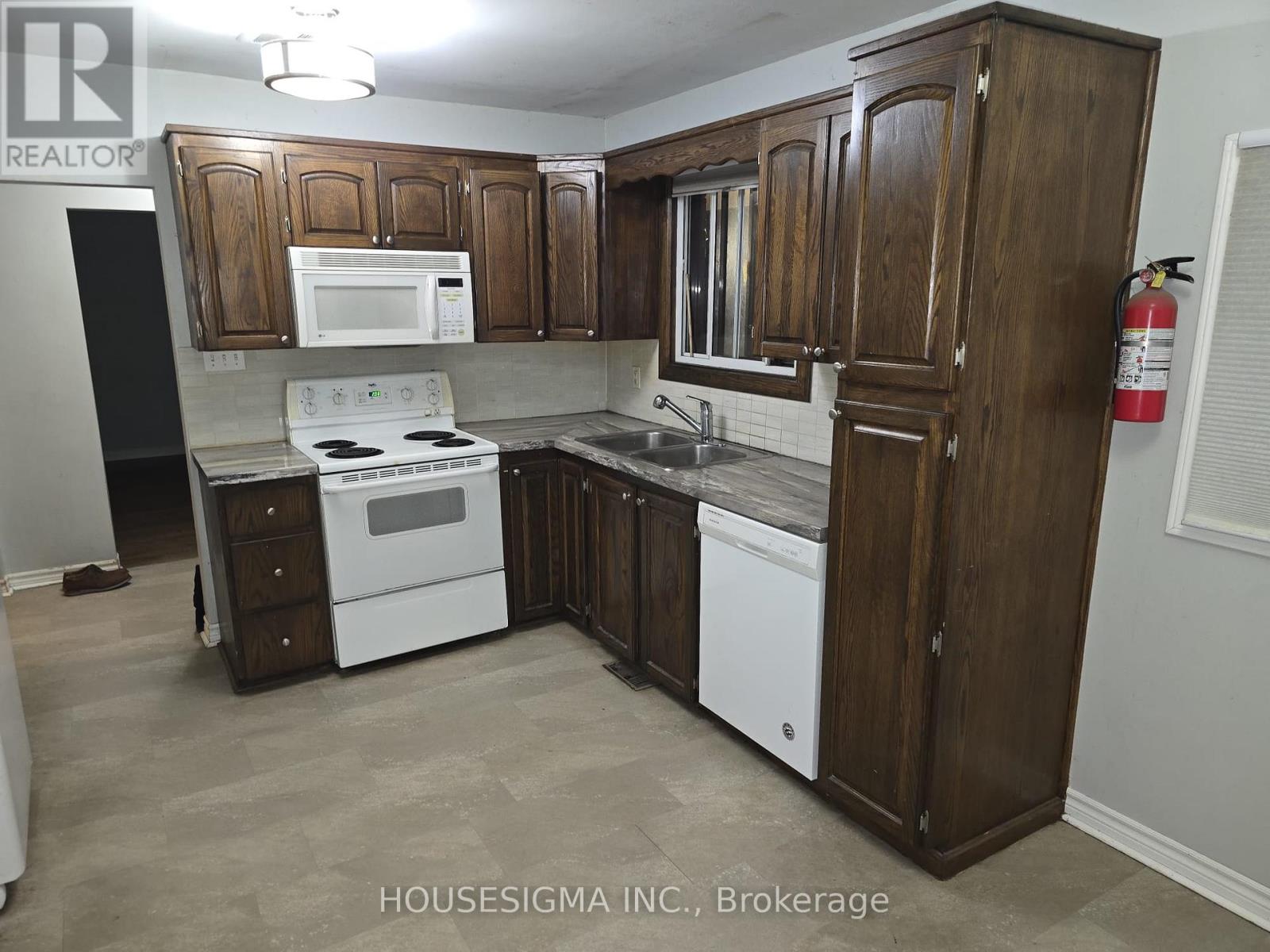 Main - 352 Harcourt Drive, Oshawa, Ontario  L1H 6V6 - Photo 7 - E12790974