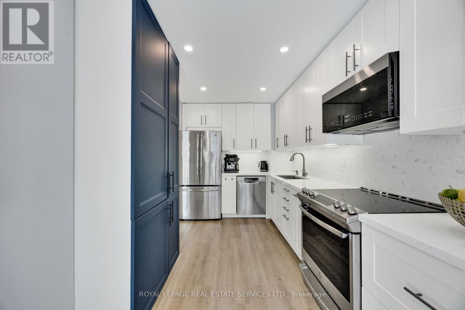 284 Rimmington Drive, Oakville, Ontario  L6H 3N5 - Photo 14 - W12790966