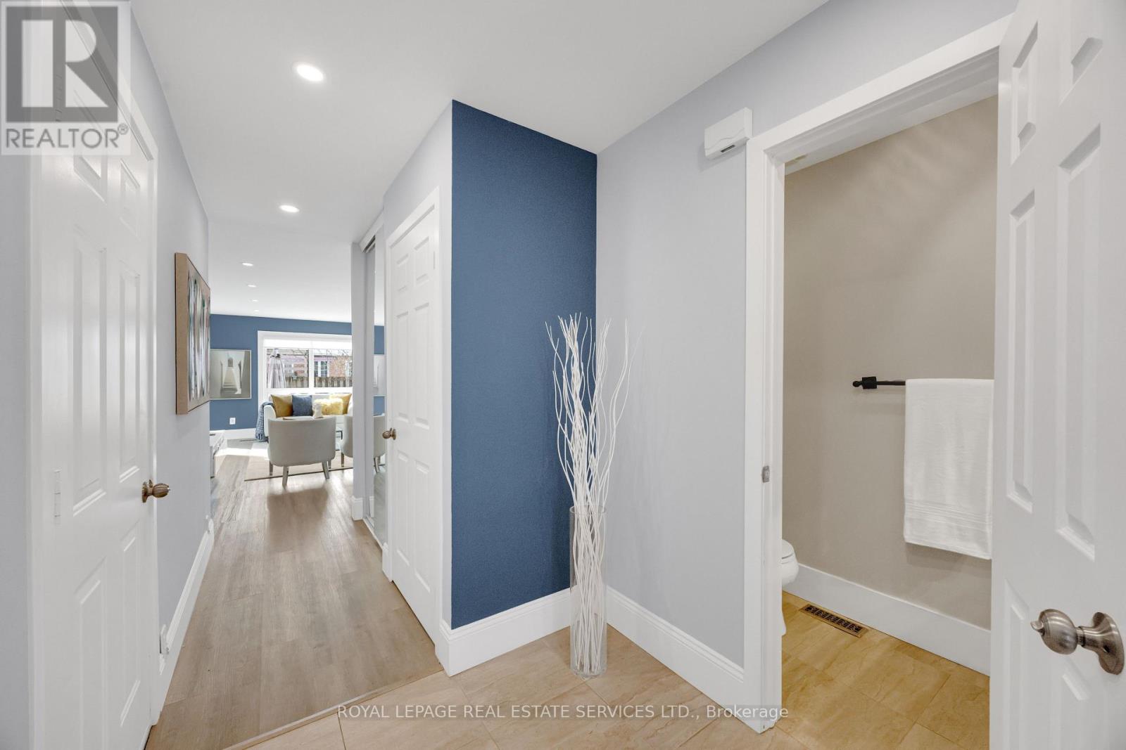 284 Rimmington Drive, Oakville, Ontario  L6H 3N5 - Photo 6 - W12790966