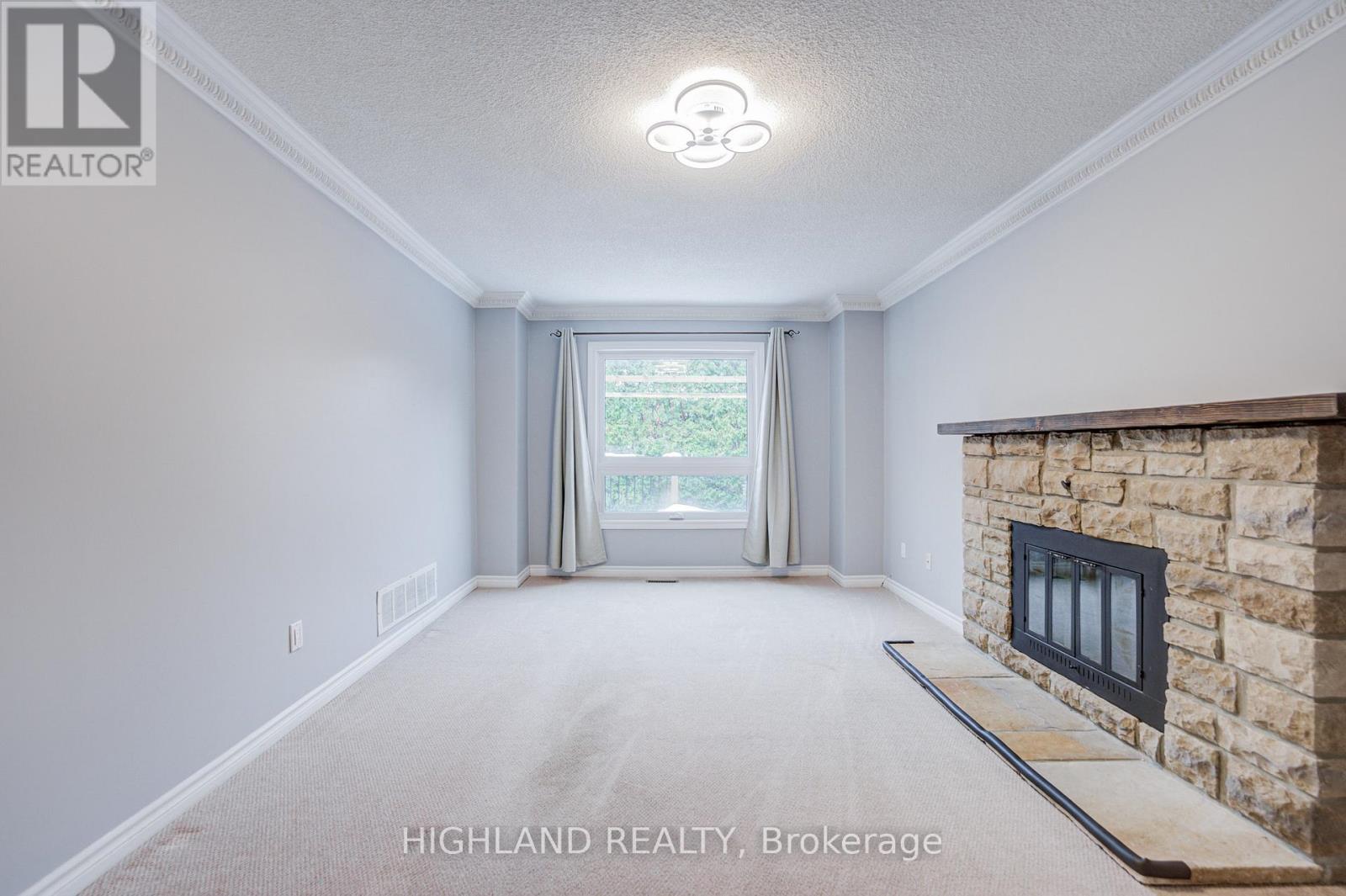 2070 Castlefield Crescent, Oakville, Ontario  L6H 5B3 - Photo 13 - W12692090