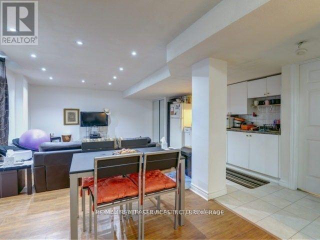 16 Deforest Drive, Brampton (Fletcher's Meadow), Ontario  L7A 2Y3 - Photo 12 - W12761710