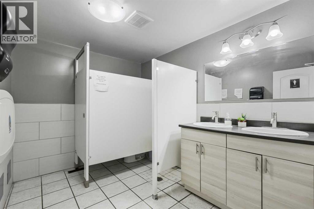 232 8a Street Ne, Calgary, Alberta  T2E 4J1 - Photo 35 - A2269236
