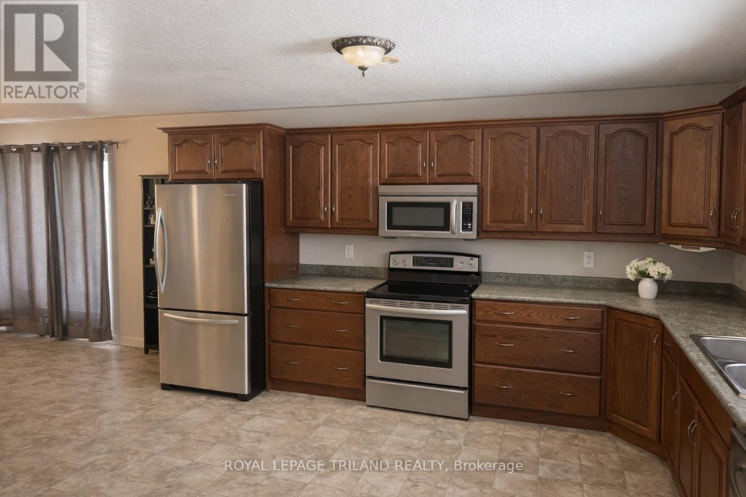 40 Centre Street, Bayham, Ontario  N0J 1Z0 - Photo 9 - X12790996