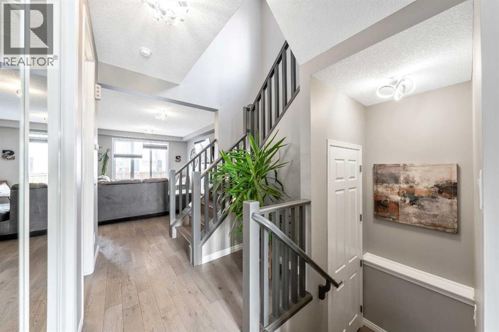 30 Windford Heights Sw, Airdrie, Alberta  T4B 4E8 - Photo 4 - A2265558