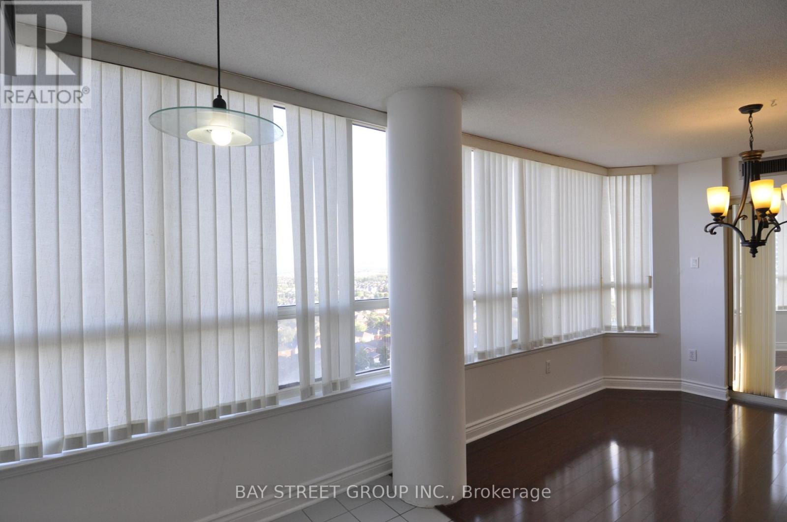 1903 Primary Bedroom - 400 Webb Drive, Mississauga, Ontario  L5B 3Z7 - Photo 4 - W12790986