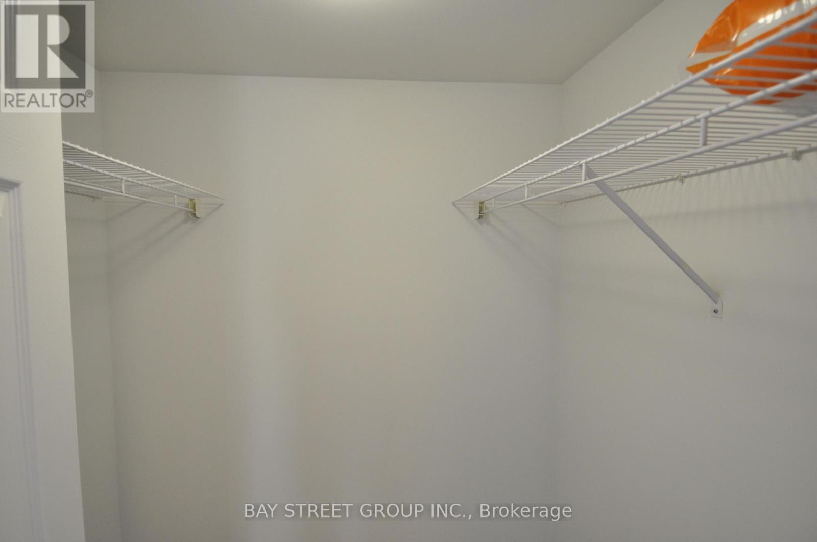 1903 Primary Bedroom - 400 Webb Drive, Mississauga, Ontario  L5B 3Z7 - Photo 8 - W12790986