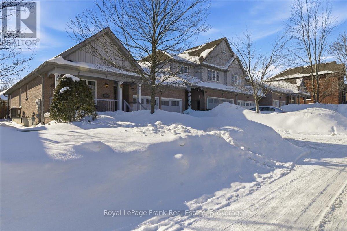 25 APPLE TREE CRESCENT, Uxbridge, Ontario