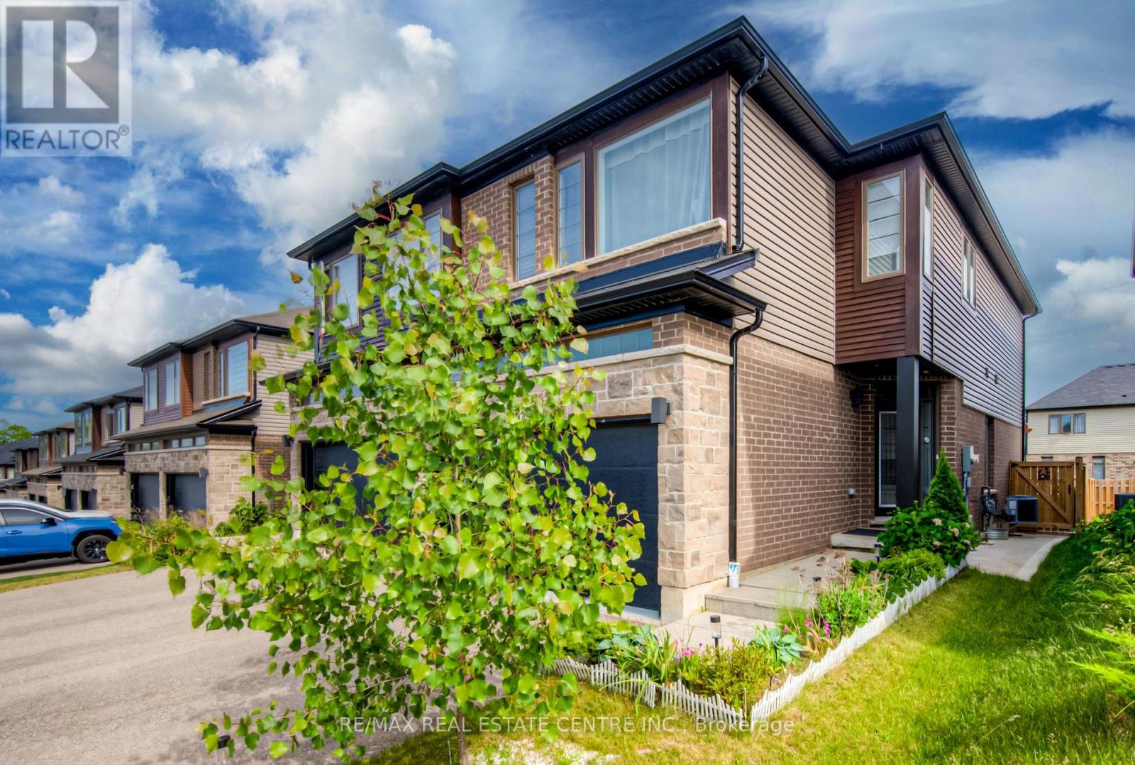 19 Baker Lane, Brant, Ontario  N3L 0K3 - Photo 3 - X12790998