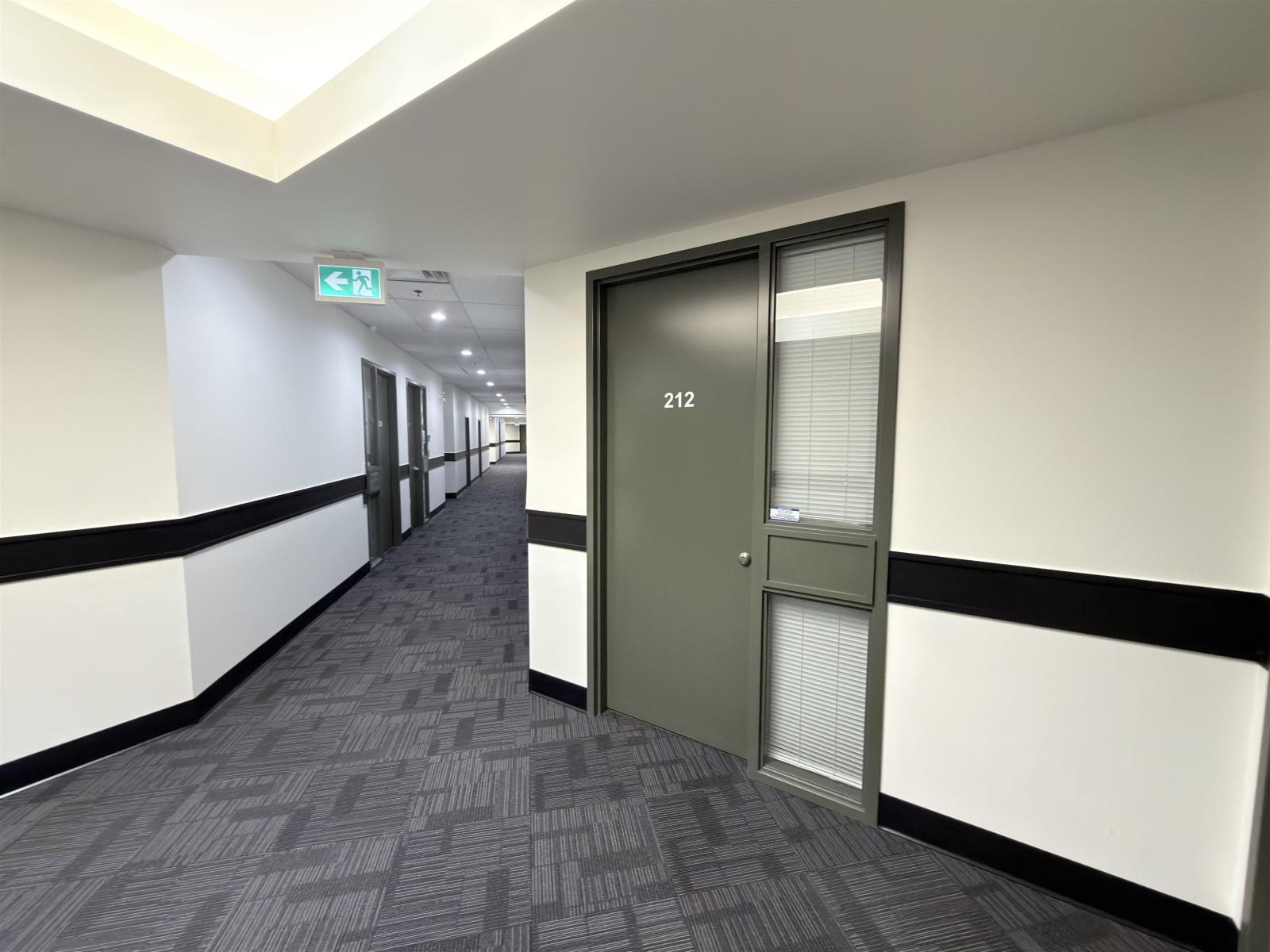 212 12877 76 Avenue, Surrey, British Columbia  V3W 1E6 - Photo 2 - C8076145