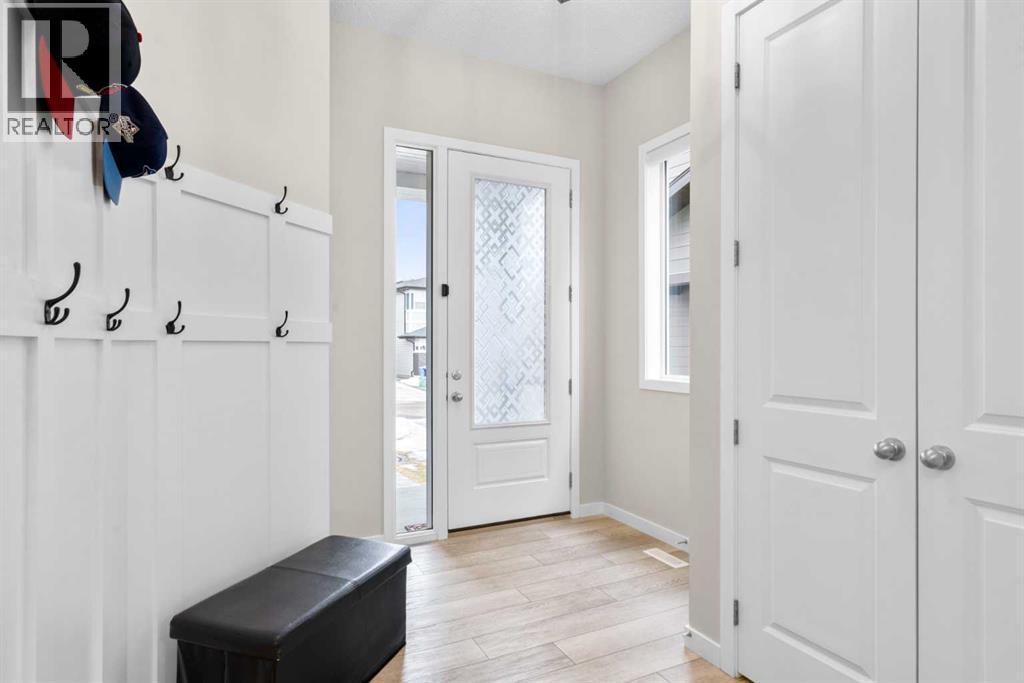 29 Magnolia Manor Se, Calgary, Alberta  T3M 3H8 - Photo 4 - A2280000