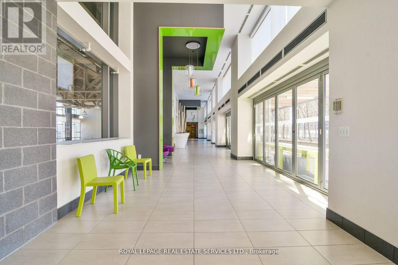 602 - 360 Square One Drive, Mississauga, Ontario  L5B 0E6 - Photo 35 - W12299450