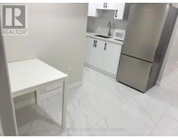 256 PALMERSTON AVENUE N, Toronto, Ontario