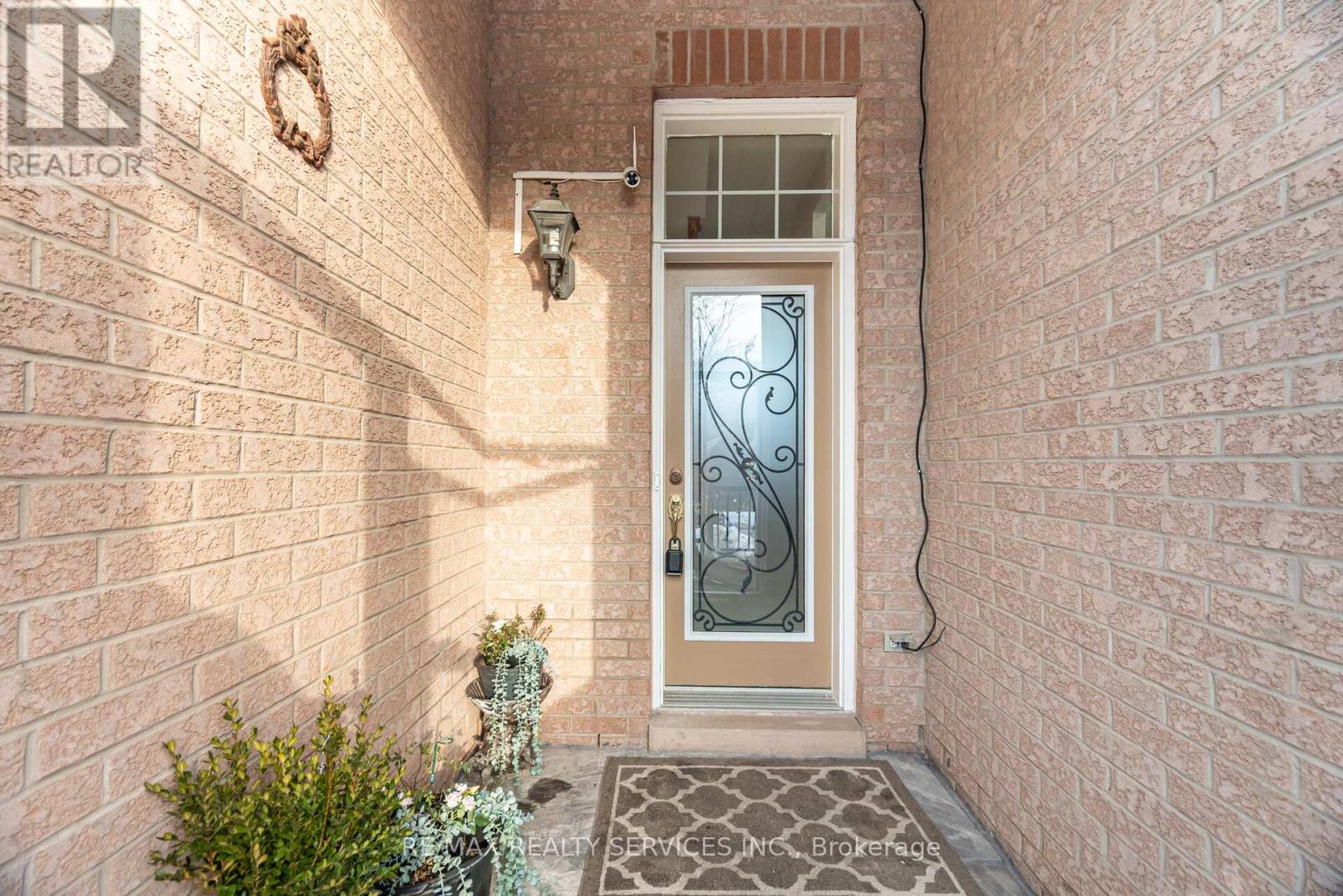 138 Parktree Drive, Vaughan, Ontario  L6A 2R3 - Photo 5 - N12791020