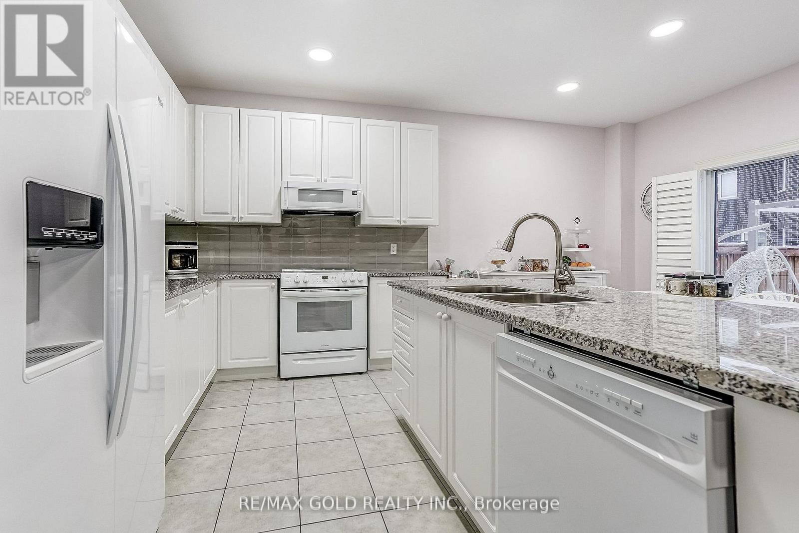 552 Bessborough Drive, Milton, Ontario  L9T 8P5 - Photo 14 - W12791018