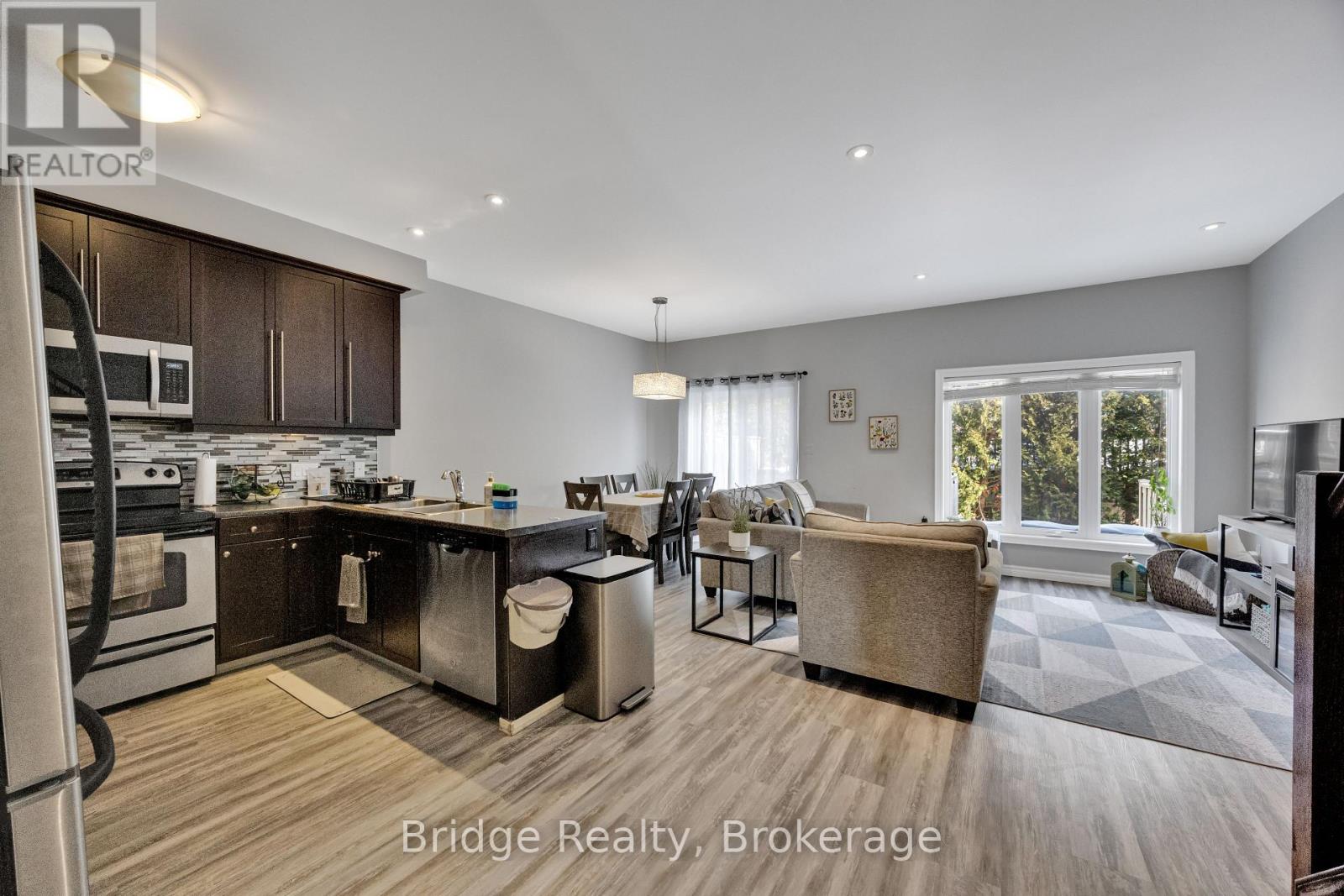 10 - 1016 Oakcrossing Gate, London North, Ontario  N6G 0H1 - Photo 8 - X12791038