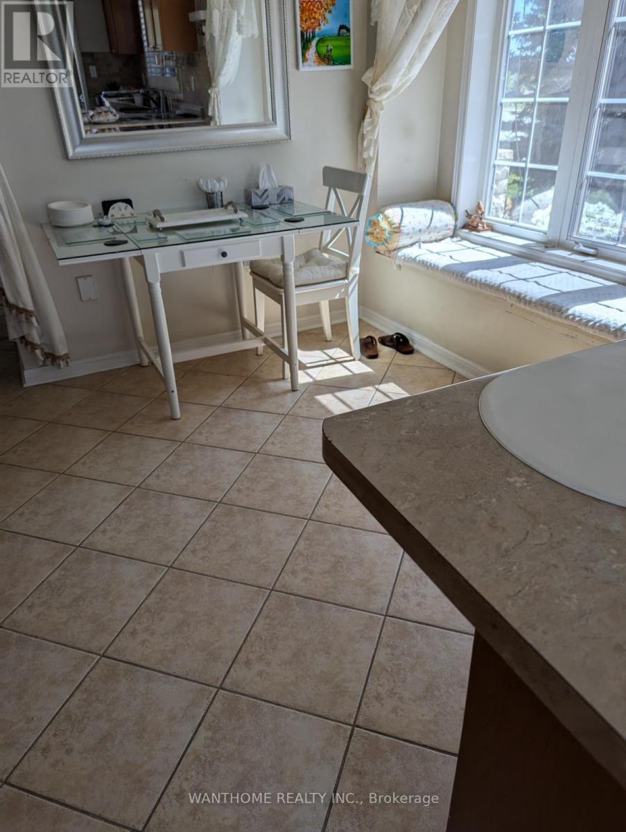 3995 Janice Drive, Mississauga, Ontario  L5M 7Y5 - Photo 11 - W12693930