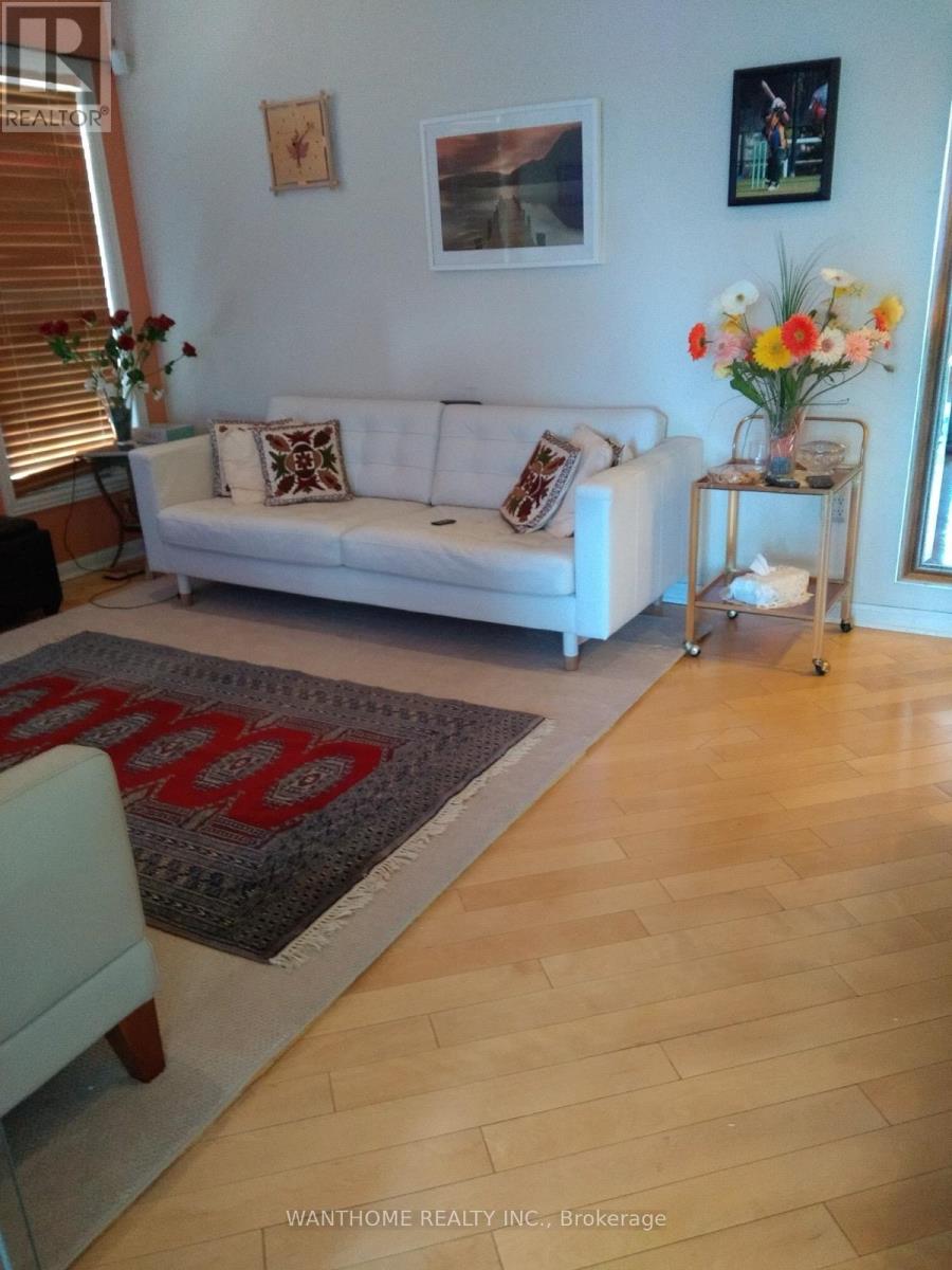 3995 Janice Drive, Mississauga, Ontario  L5M 7Y5 - Photo 6 - W12693930