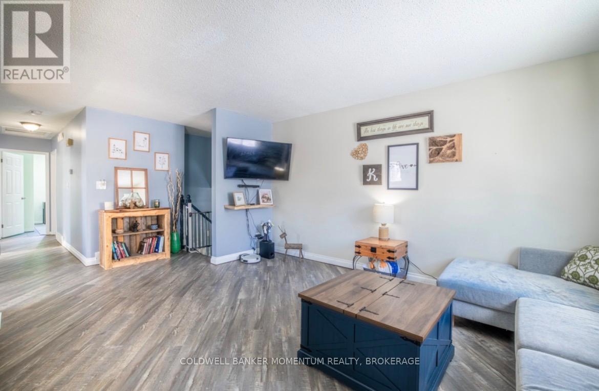 1145 Pettit Road, Fort Erie, Ontario  L2A 5A2 - Photo 4 - X12791042