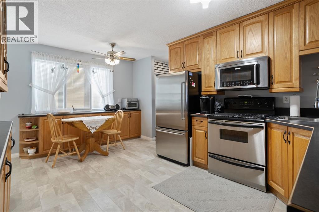 5223 42 Street, Camrose, Alberta  T4V 1A7 - Photo 5 - A2286650