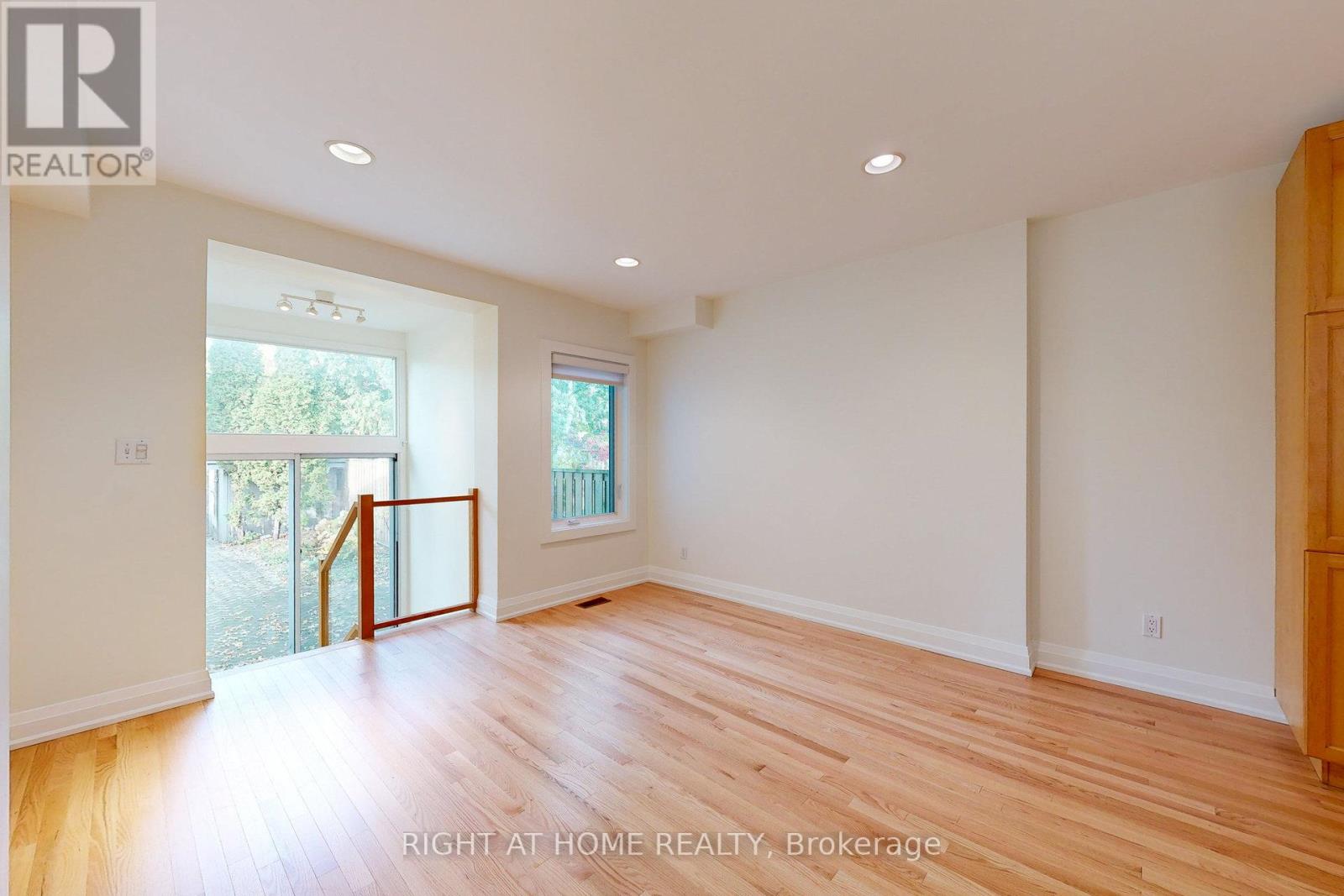 Main - 28 Pearson Avenue, Toronto, Ontario  M6R 1G1 - Photo 16 - W12791094