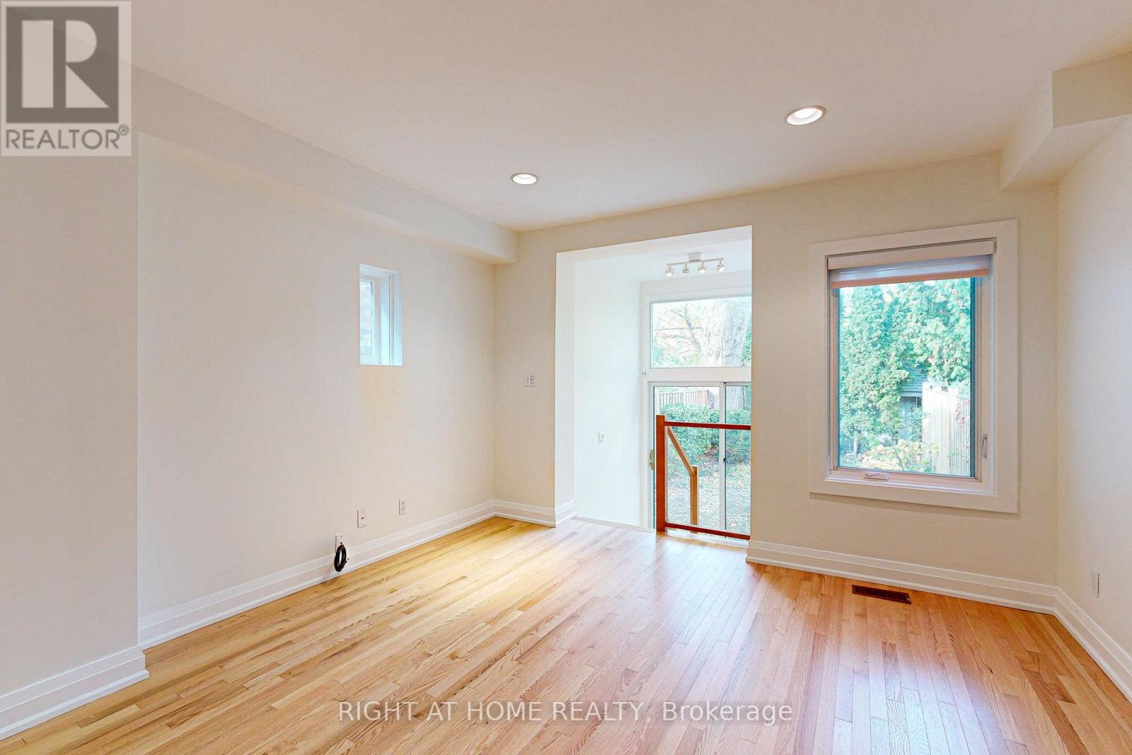 Main - 28 Pearson Avenue, Toronto, Ontario  M6R 1G1 - Photo 20 - W12791094