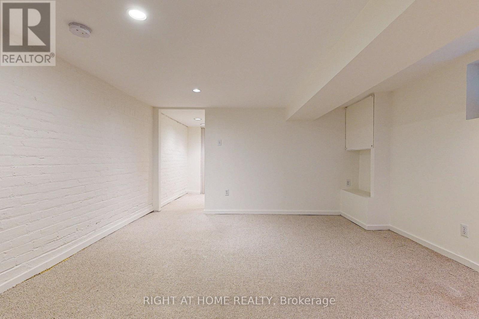 Main - 28 Pearson Avenue, Toronto, Ontario  M6R 1G1 - Photo 23 - W12791094