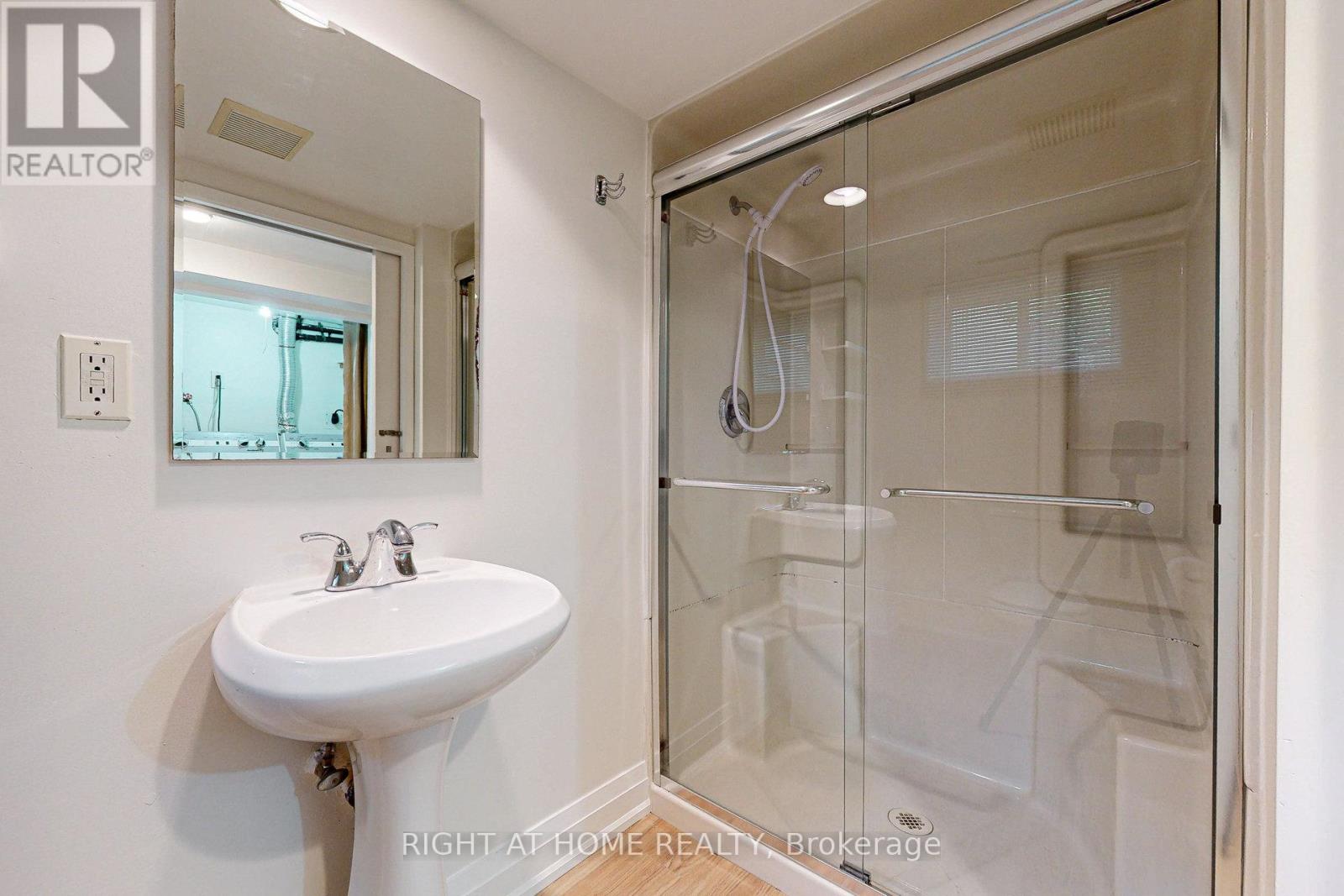 Main - 28 Pearson Avenue, Toronto, Ontario  M6R 1G1 - Photo 29 - W12791094