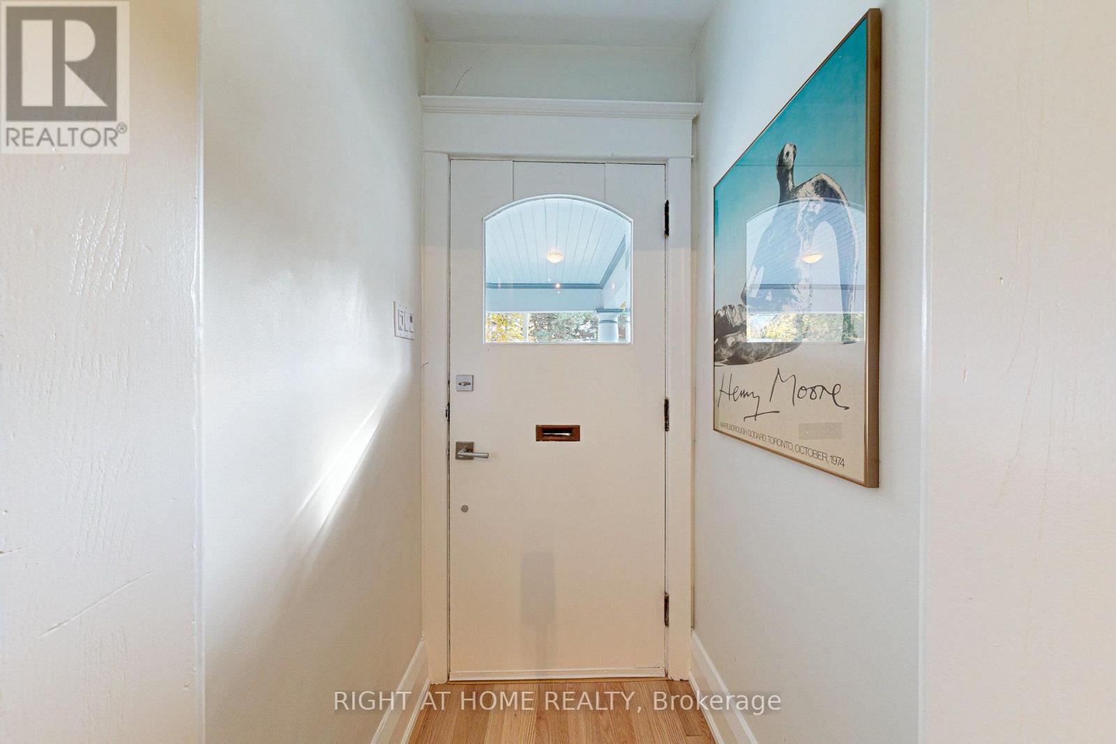 Main - 28 Pearson Avenue, Toronto, Ontario  M6R 1G1 - Photo 3 - W12791094