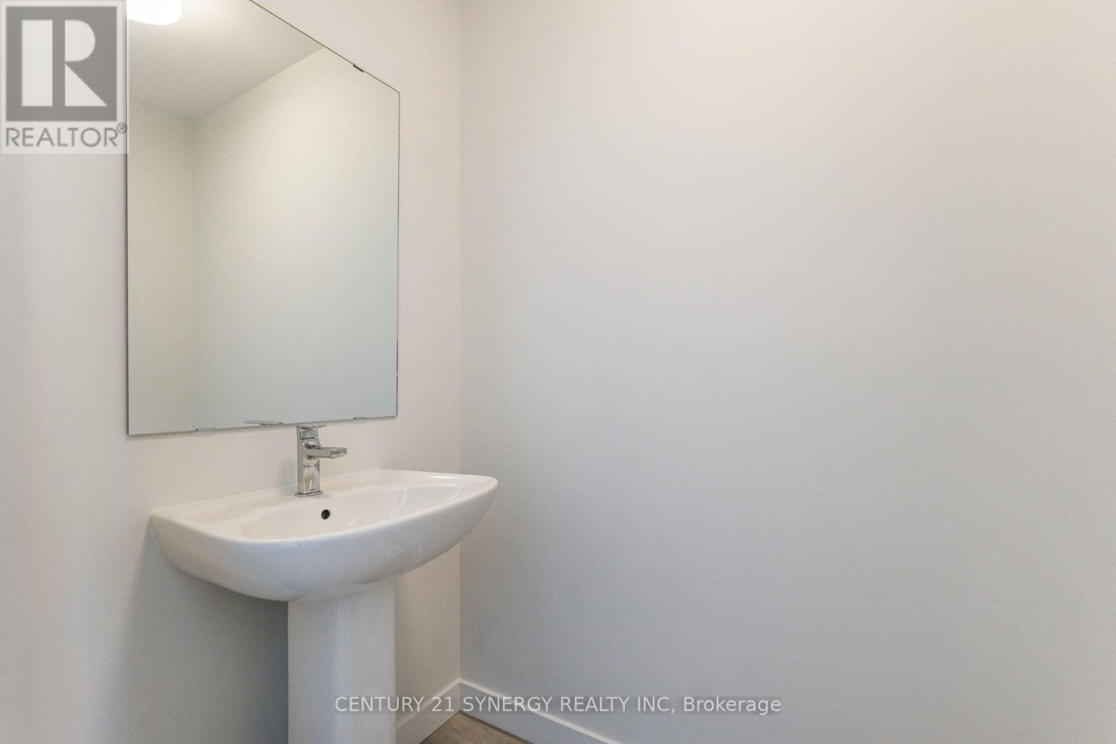 21 Helen Street, North Stormont, Ontario  K0A 1R0 - Photo 4 - X12460597