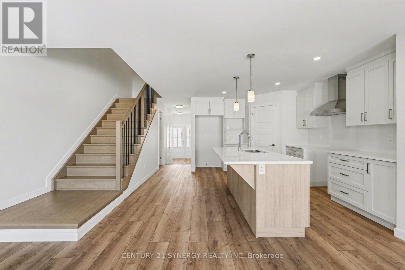 21 Helen Street, North Stormont, Ontario  K0A 1R0 - Photo 5 - X12460597