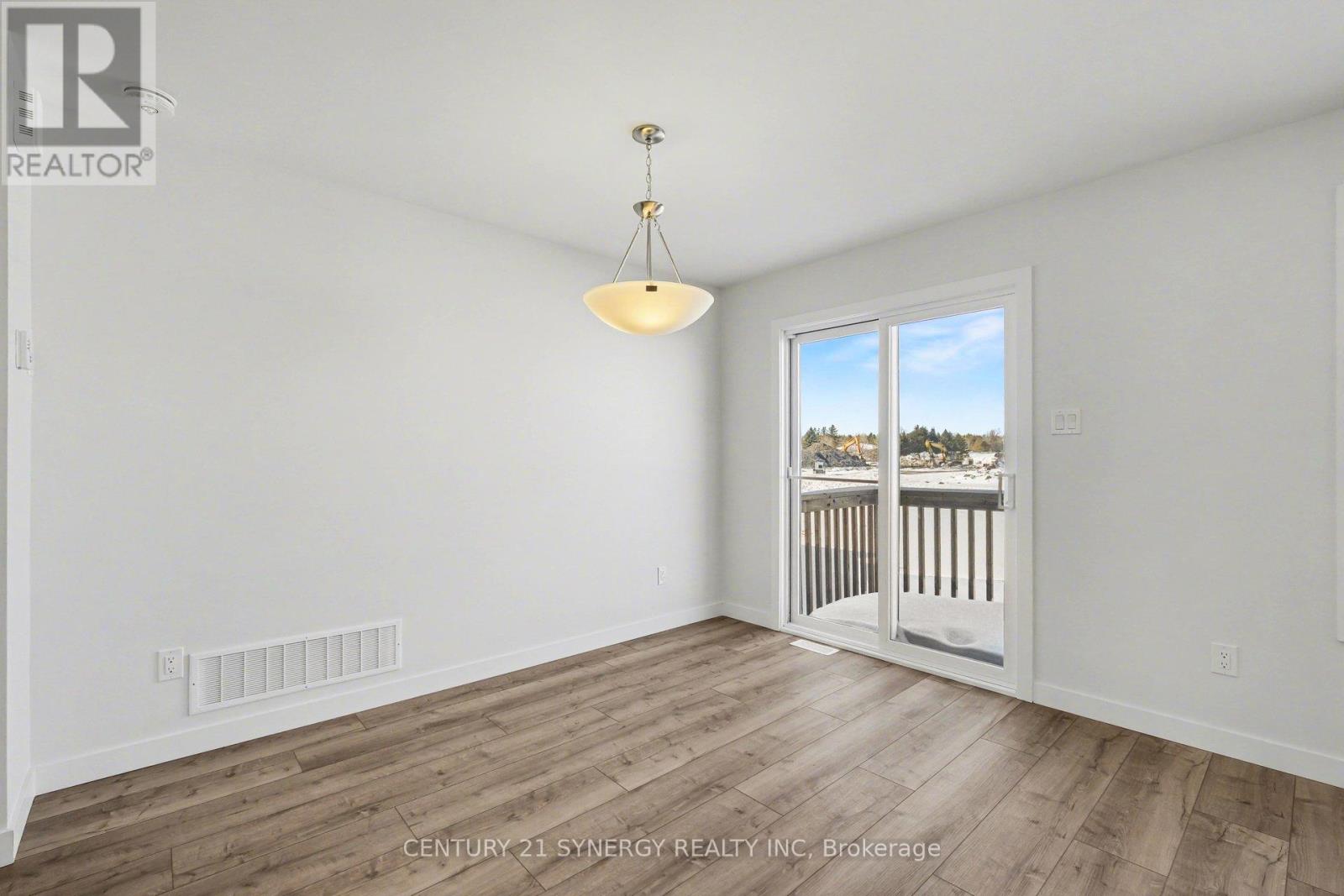 21 Helen Street, North Stormont, Ontario  K0A 1R0 - Photo 10 - X12460597