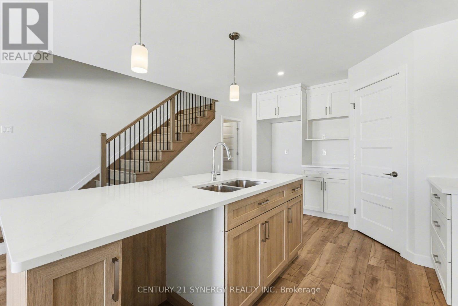 21 Helen Street, North Stormont, Ontario  K0A 1R0 - Photo 6 - X12460597