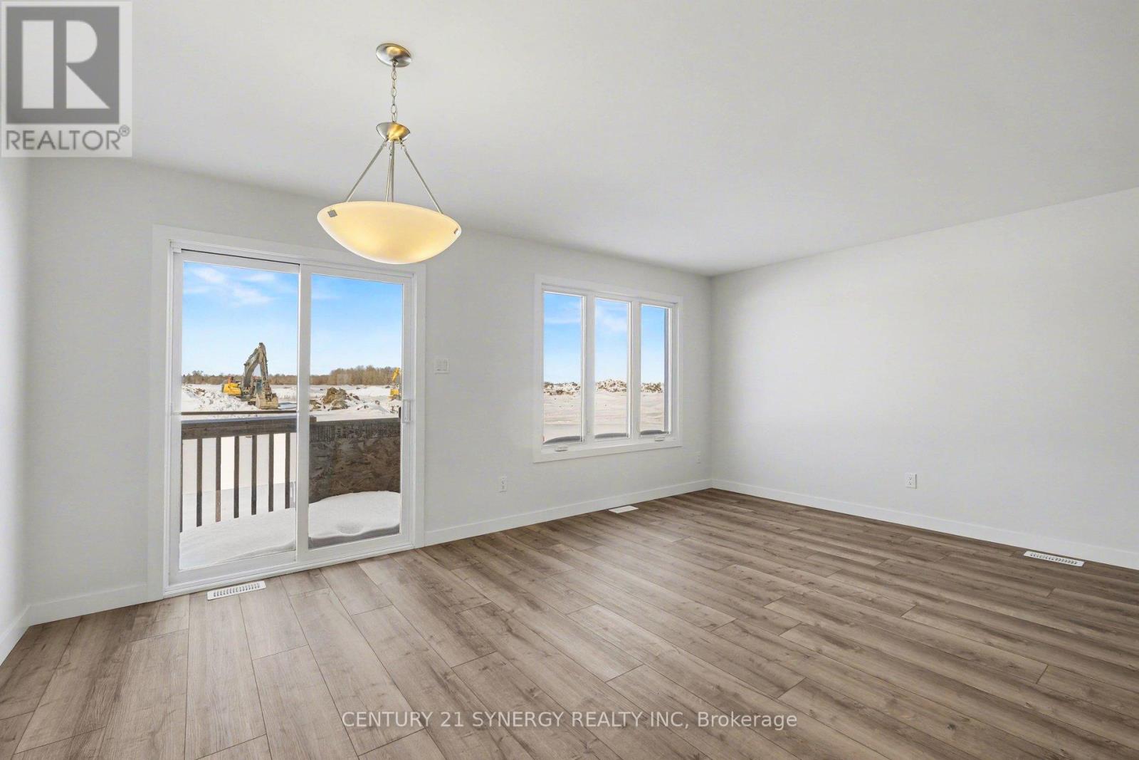 21 Helen Street, North Stormont, Ontario  K0A 1R0 - Photo 9 - X12460597