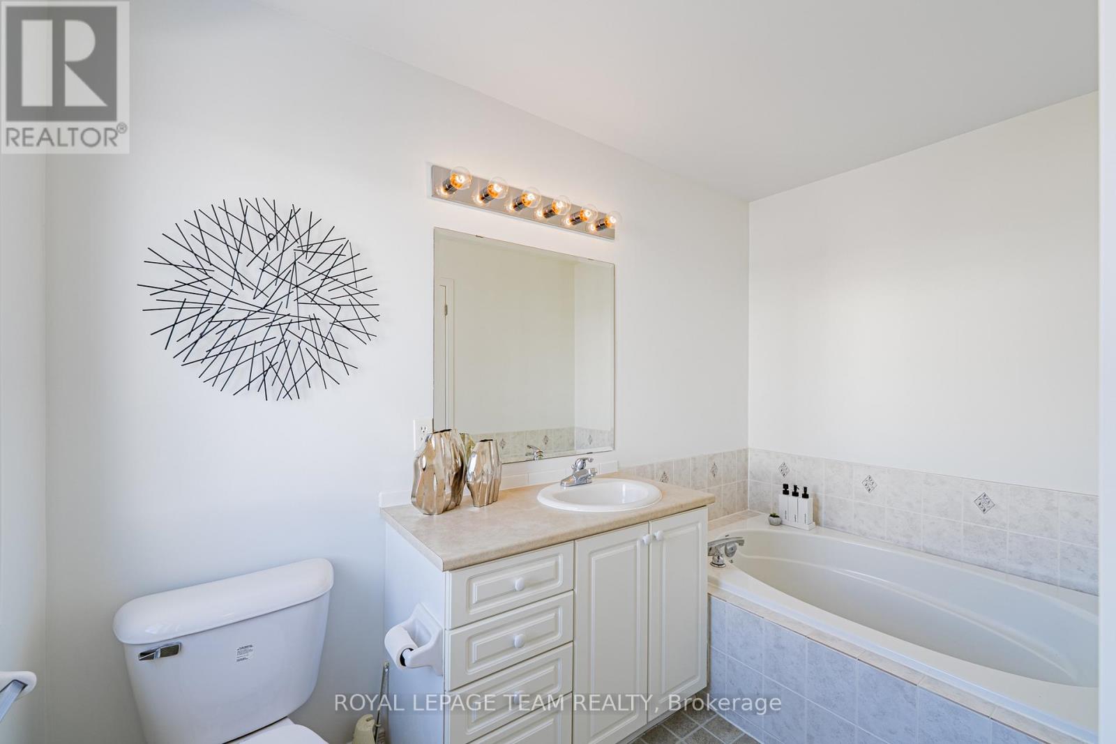 313 Bryarton Street, Ottawa, Ontario  K1C 7R5 - Photo 32 - X12791106