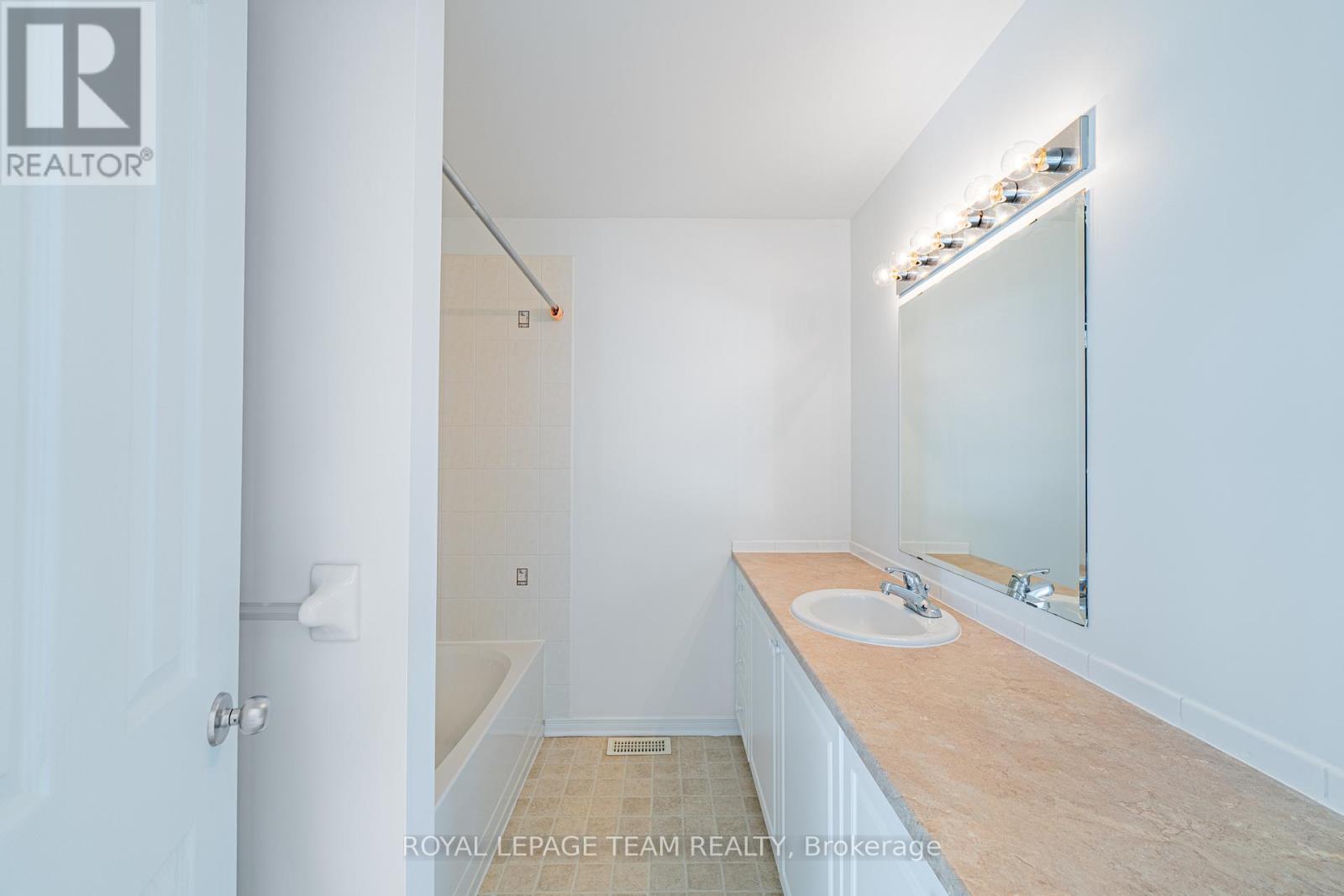 313 Bryarton Street, Ottawa, Ontario  K1C 7R5 - Photo 38 - X12791106