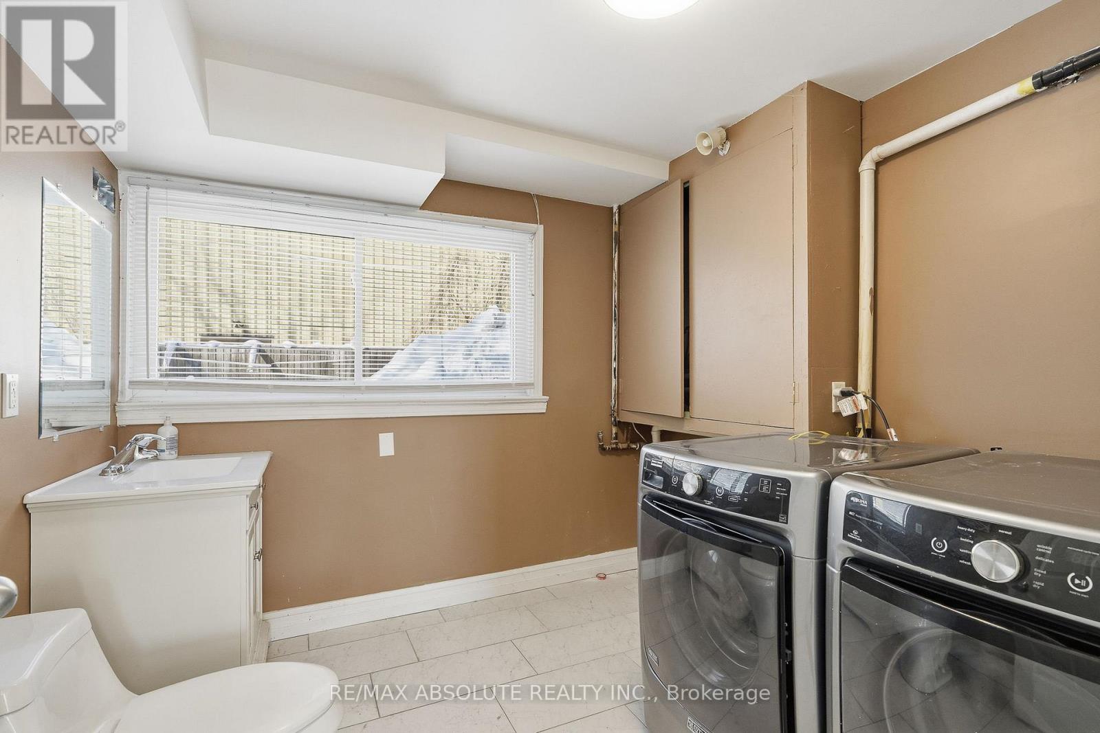 408-410 Allen Boulevard, Ottawa, Ontario  K1L 7B5 - Photo 16 - X12791108