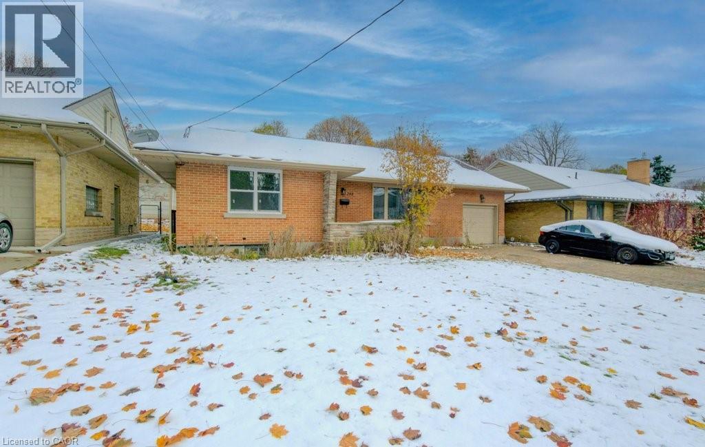 248 Dumfries Avenue, Kitchener, Ontario  N2H 2E8 - Photo 3 - 40805368