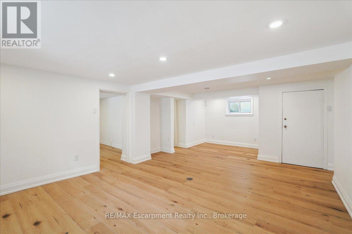 135 Deane Avenue, Oakville, Ontario  L6K 1N2 - Photo 20 - W12786766