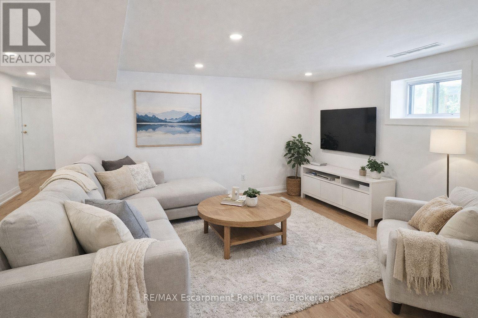 135 Deane Avenue, Oakville, Ontario  L6K 1N2 - Photo 19 - W12786766