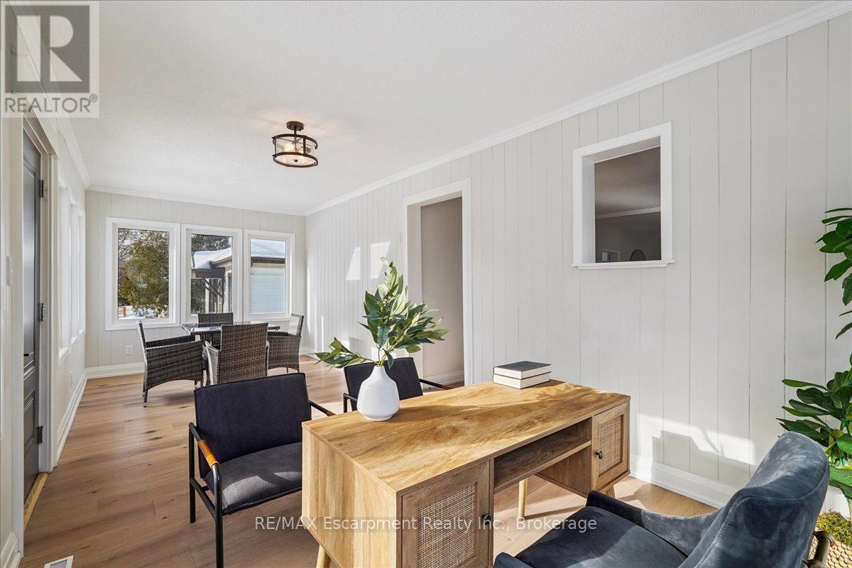 135 Deane Avenue, Oakville, Ontario  L6K 1N2 - Photo 6 - W12786766