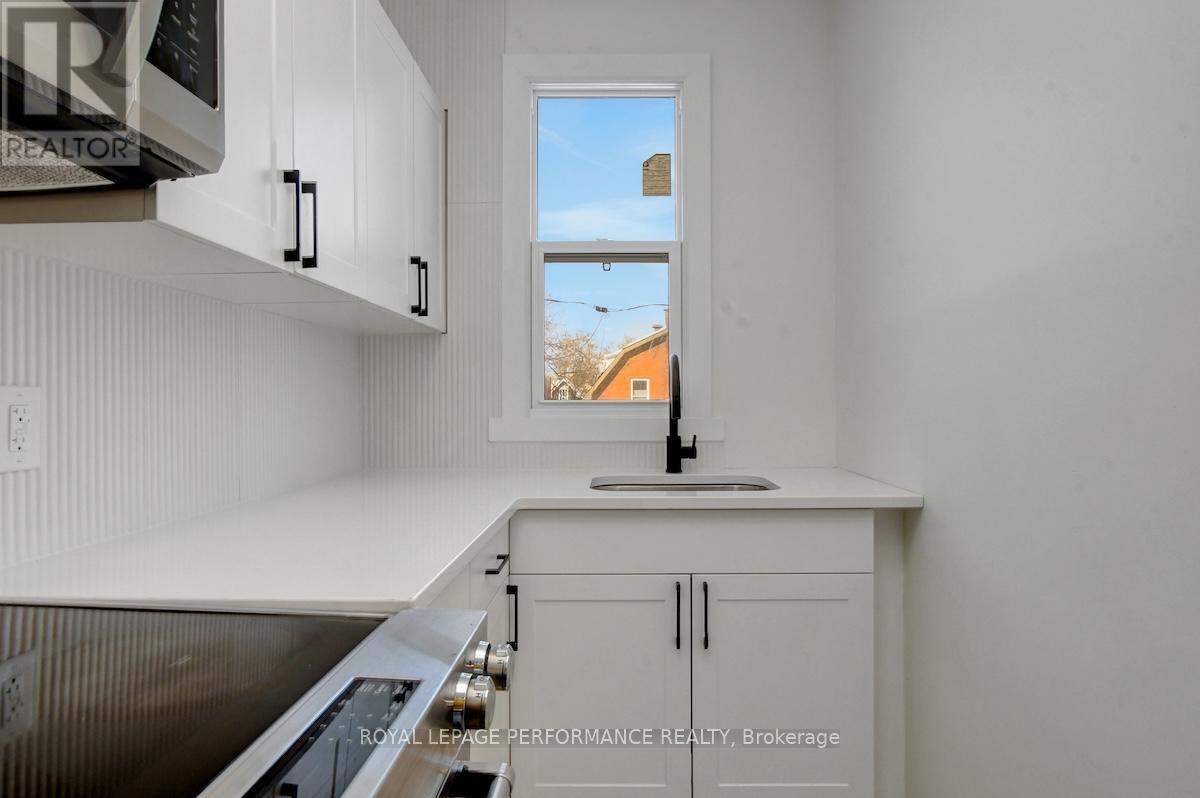 2 - 9 Larch Street, Ottawa, Ontario  K1R 6W4 - Photo 7 - X12791128