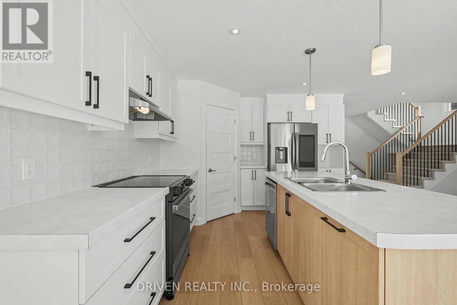 429 Aurora Street, Russell, Ontario  K4R 0L3 - Photo 12 - X12791132