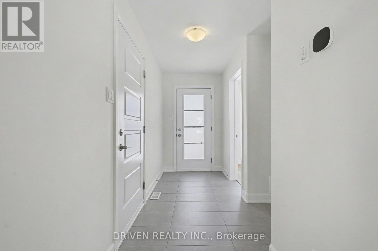 429 Aurora Street, Russell, Ontario  K4R 0L3 - Photo 5 - X12791132