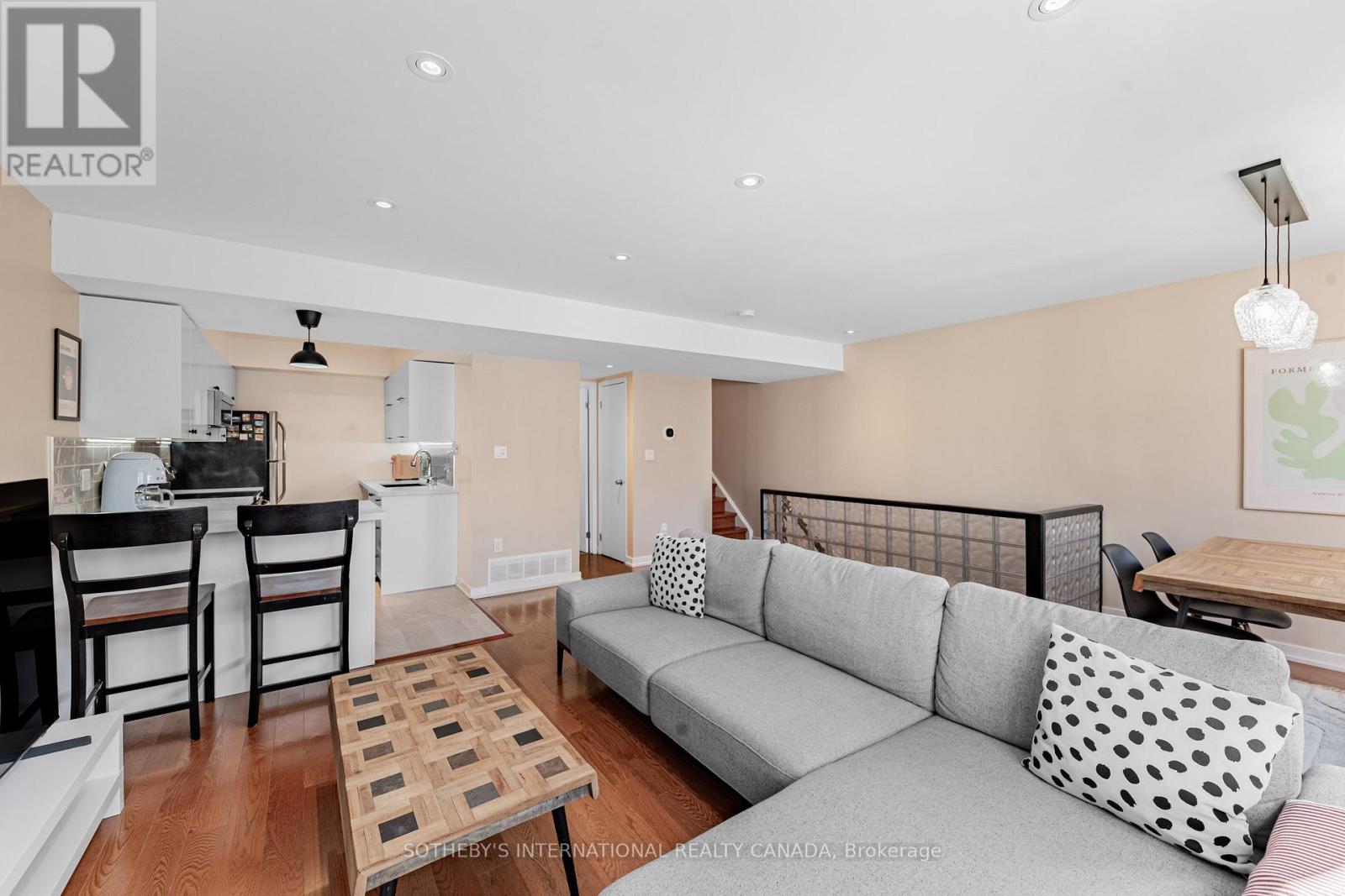 305 - 75 Weldrick Road E, Richmond Hill, Ontario  L4C 0H9 - Photo 9 - N12791116