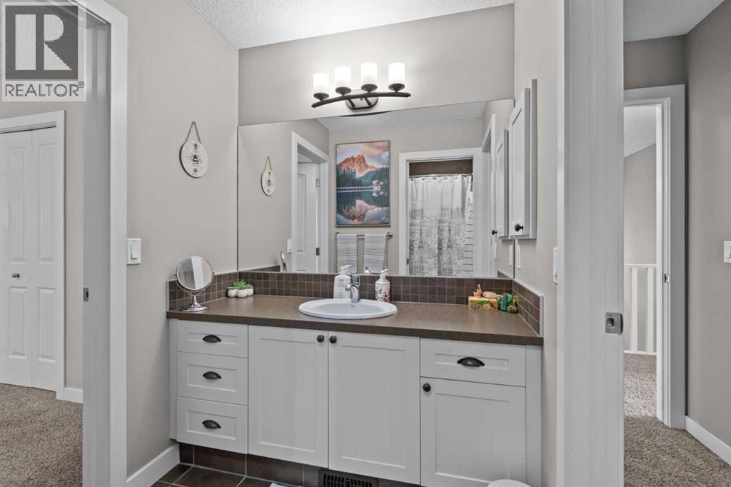 89 Heritage Hill, Cochrane, Alberta  T4C 0L3 - Photo 33 - A2266562