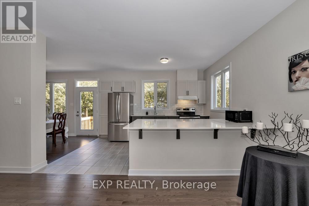 279 Falsetto Street, Ottawa, Ontario  K1W 0S4 - Photo 11 - X12791150