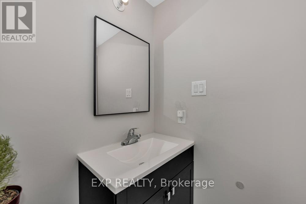 279 Falsetto Street, Ottawa, Ontario  K1W 0S4 - Photo 35 - X12791150