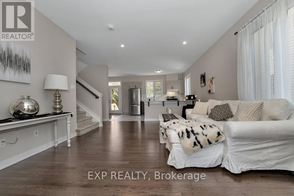 279 Falsetto Street, Ottawa, Ontario  K1W 0S4 - Photo 6 - X12791150