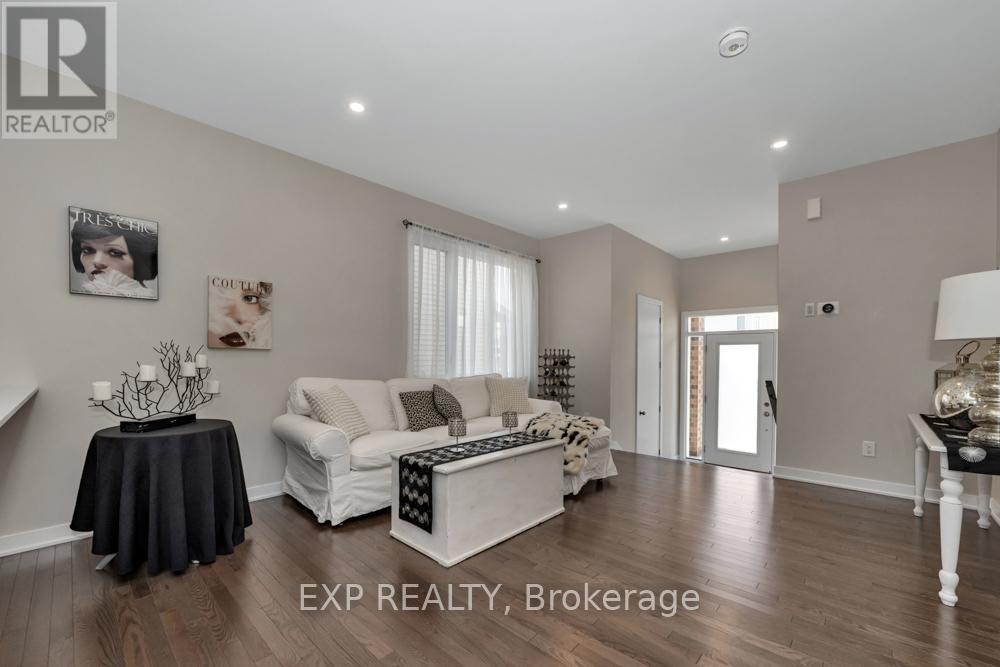 279 Falsetto Street, Ottawa, Ontario  K1W 0S4 - Photo 8 - X12791150