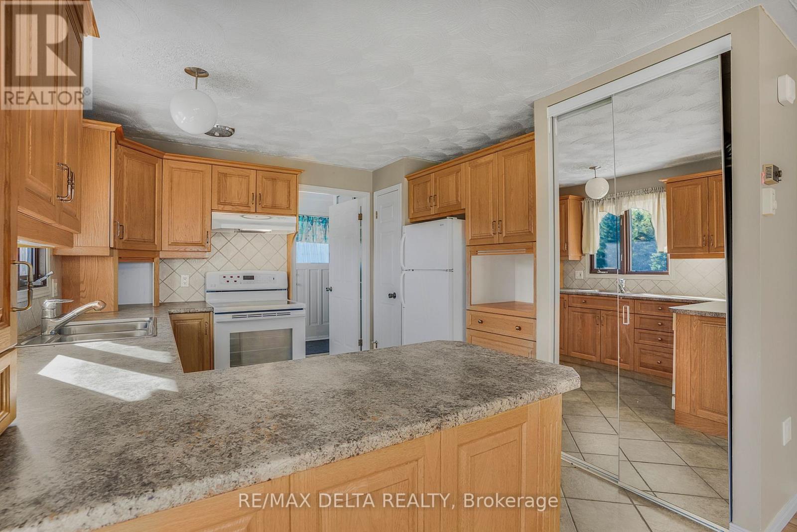 2894 County Road 9 Road, The Nation, Ontario  K0B 1G0 - Photo 11 - X12791152